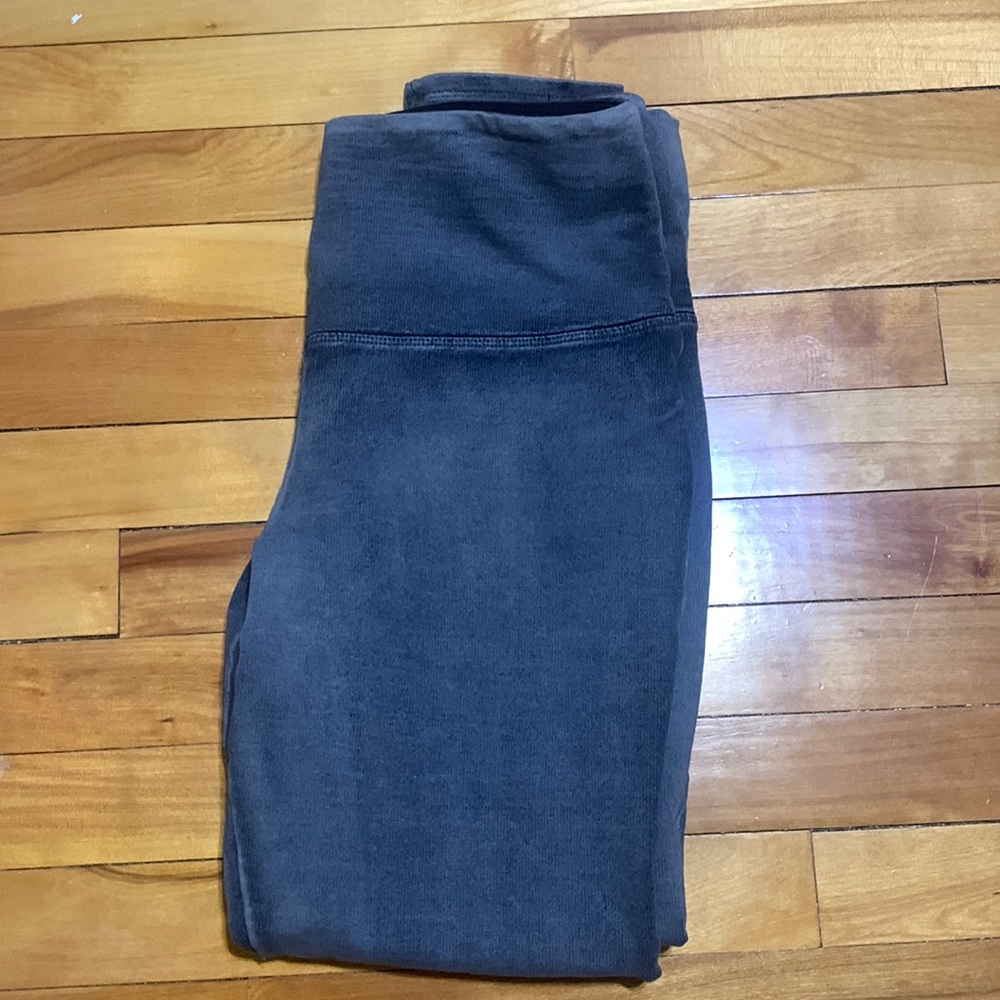women size medium leggings